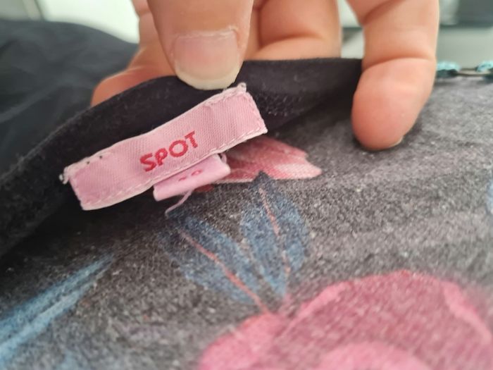 Nuisette noire - photo numéro 5