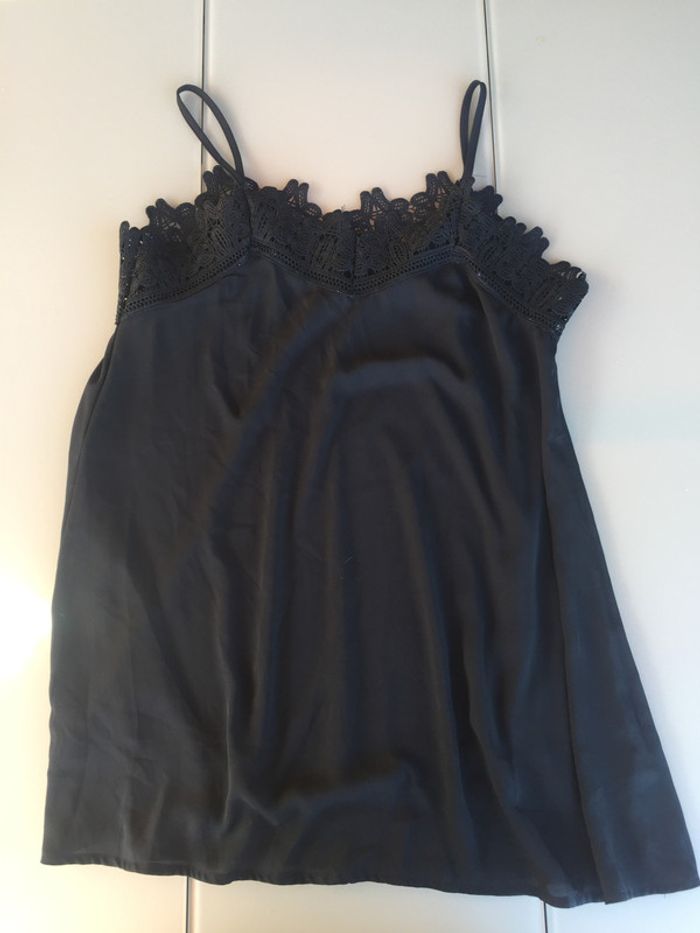 robe noire/tunique longue avec dentelle