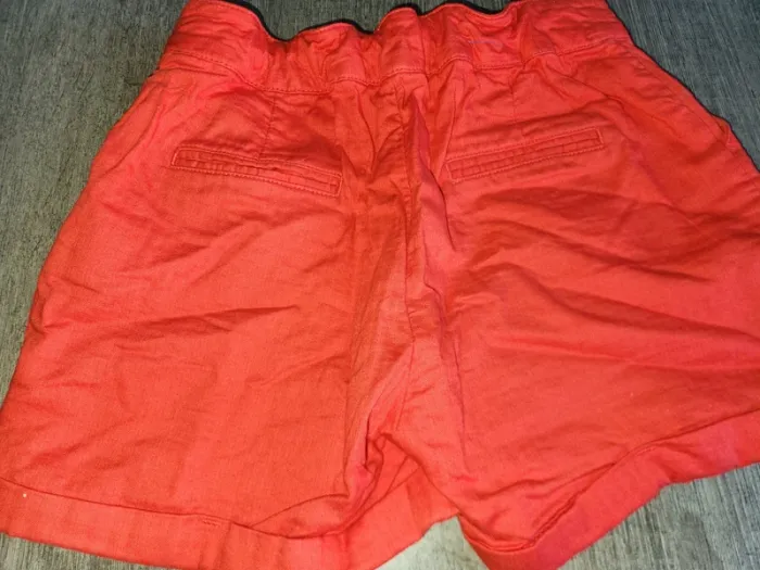 Short rouge taille 10 ans - photo numéro 3