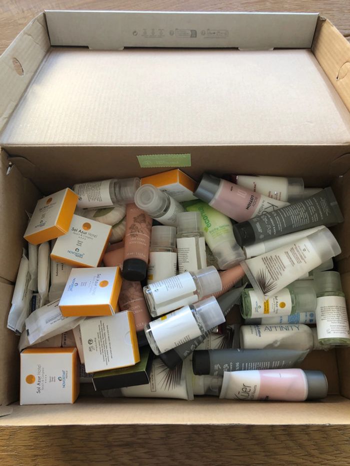 Gros lot de petits produits beauté 66 produits