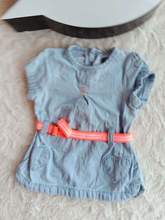 Robe jeans manches courtes+ ceinture offerte Fille 1 mois Kiabi - photo numéro 2