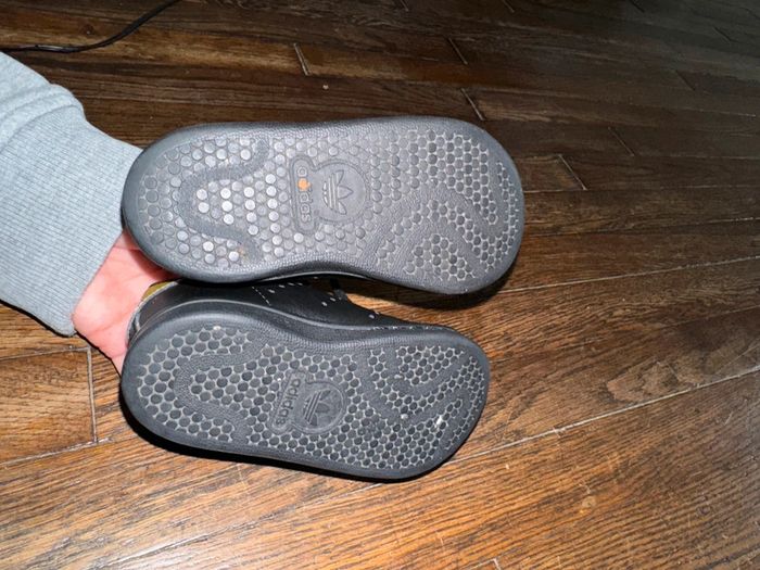 Baskets cuir Stan smith Taille 21 - photo numéro 5