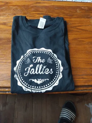 T shirt T L the jallies