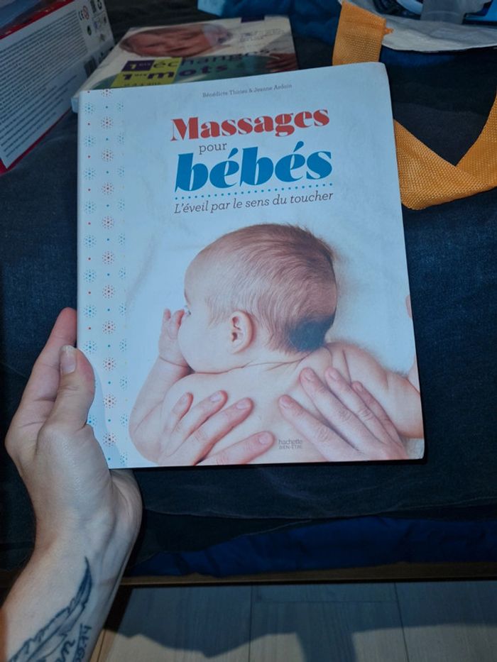 Livre massage bébé - photo numéro 1