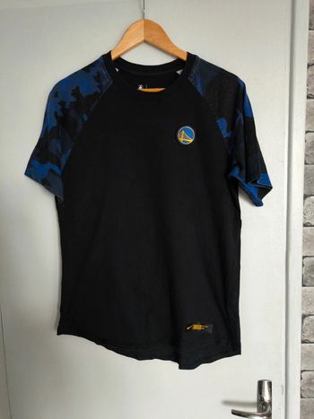 Tee shirt bleu et noir  Nike taille S