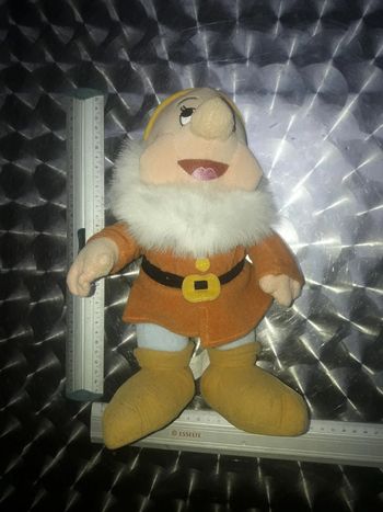 Blanche neige et les 7 nains peluche
