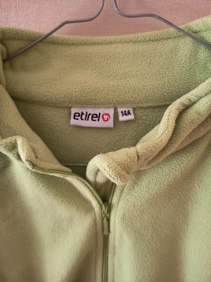 Sweat polaire enfant. Marque etirel. (D66) - photo numéro 2