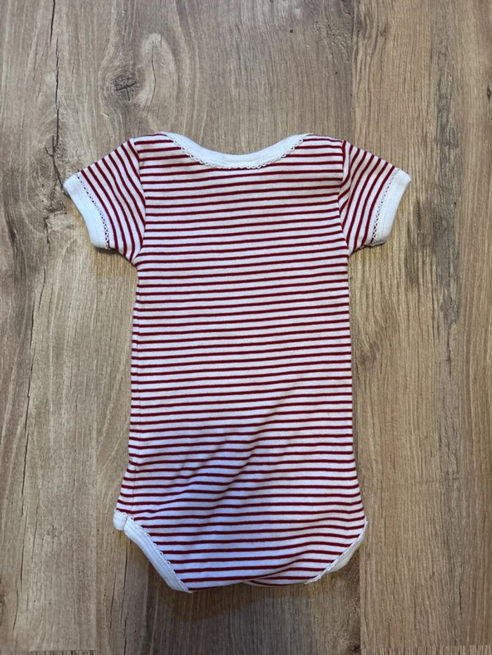Lot 4 bodies manches courtes 3 mois Petit Bateau - photo numéro 10
