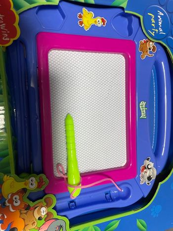 Ardoise pour enfant avec crayons