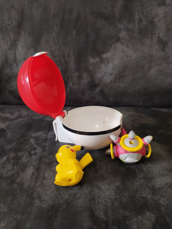Figurines Pokémon Pikachu + Hoopa - photo numéro 4