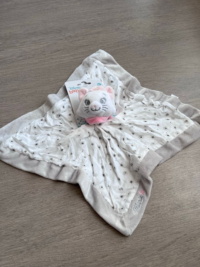 Doudou marie les aristochats neuf avec étiquette