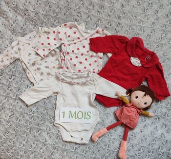 Lot de 4 bodies 1 mois