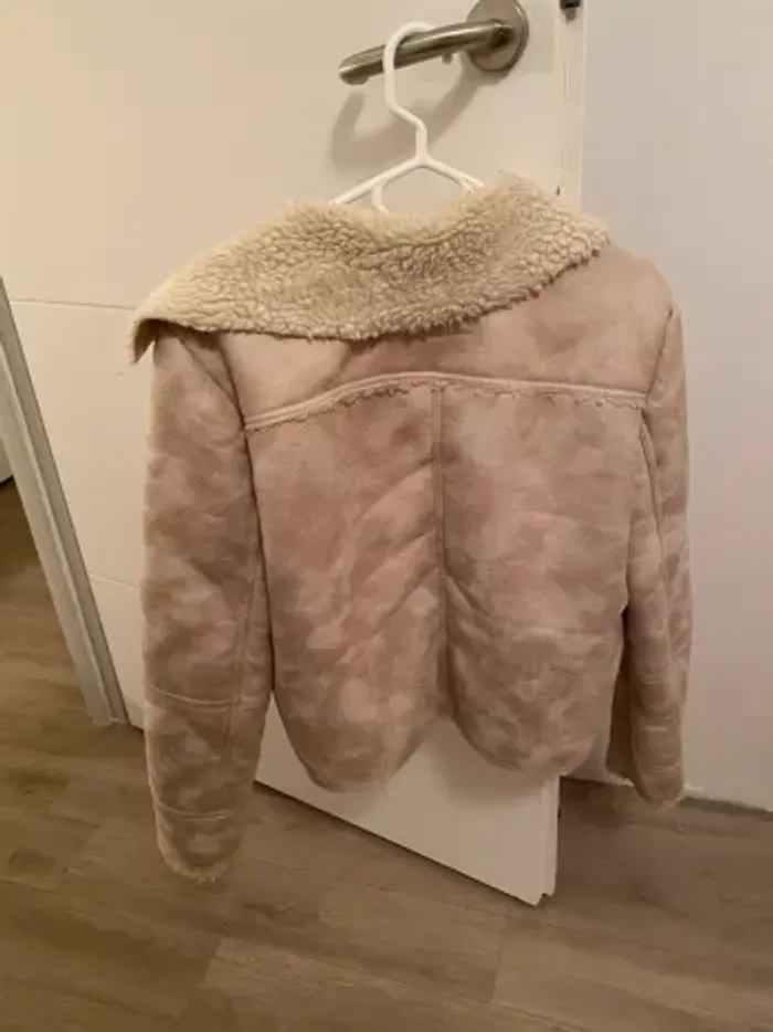 Veste en suédine beige fourré moumoute - photo numéro 4
