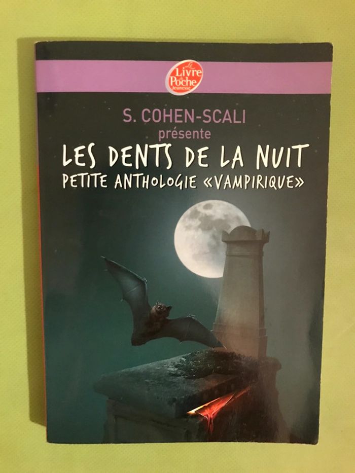 Livre « Les dents de la nuit: petite anthologie vampirique » de Sarah Cohen-Scali