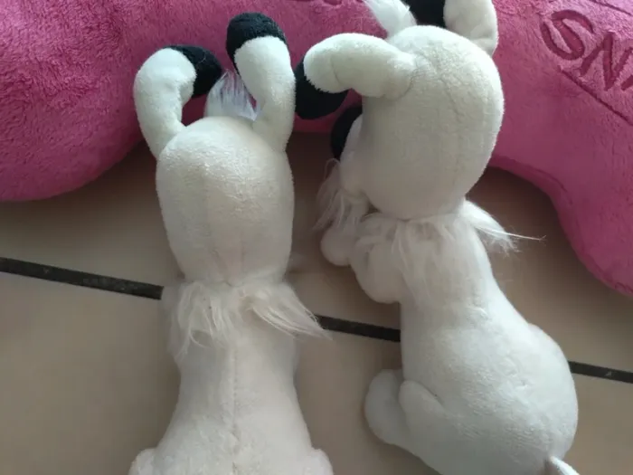 Lot peluche Idéfix et coussin  en forme d'os parc Astérix - photo numéro 4