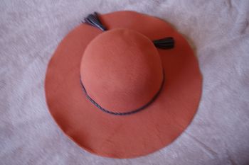 Vero Moda Chapeau Kisser orange et marron