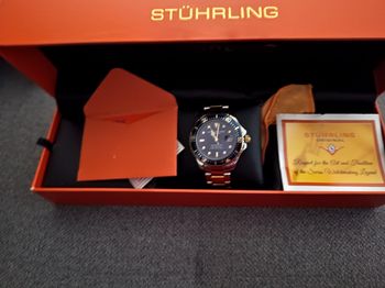 Magnifique montre suisse quartz stuhrling