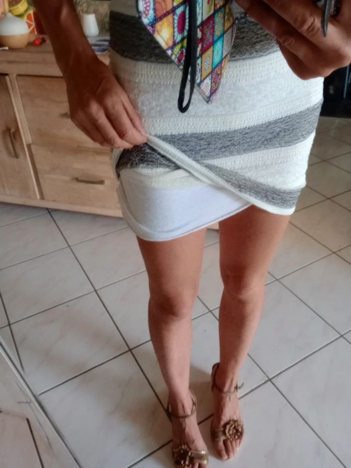 Robe moulante 36 noire et grise dentelé c68 - photo numéro 6