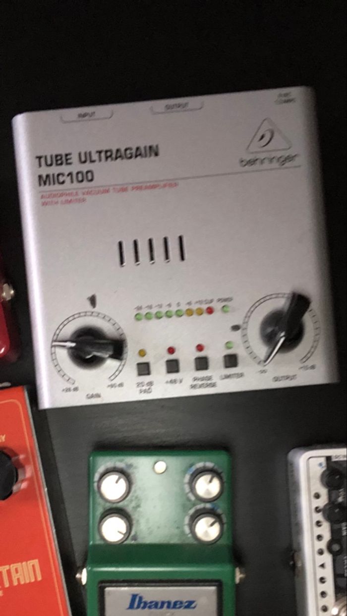 Pre amp Behringer Tube Ultra Gain