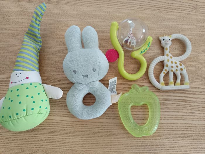 Lot jouets et peluches bébé - photo numéro 4