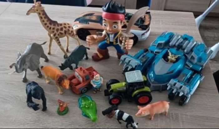 Lot jouets garçon - photo numéro 1