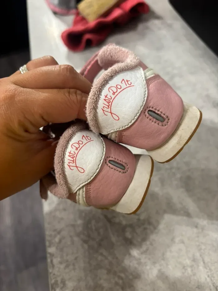 Basket nike fille rose taille 23,5 - photo numéro 6