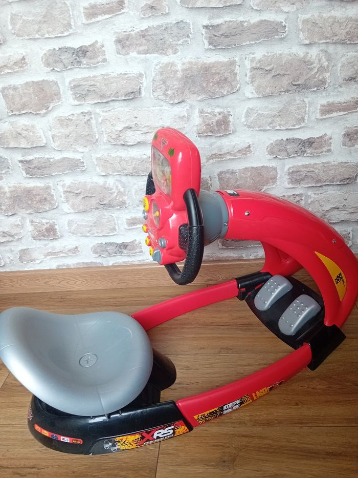 Simulateur de voiture Disney cars - photo numéro 2