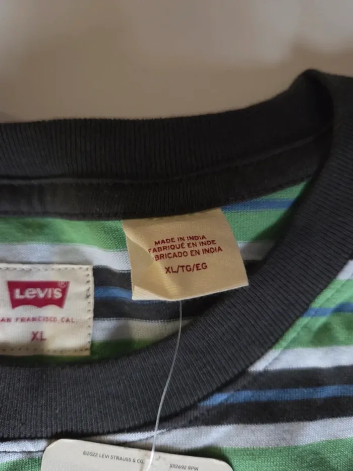 T-shirt levi's XL neuf avec étiquette - photo numéro 3