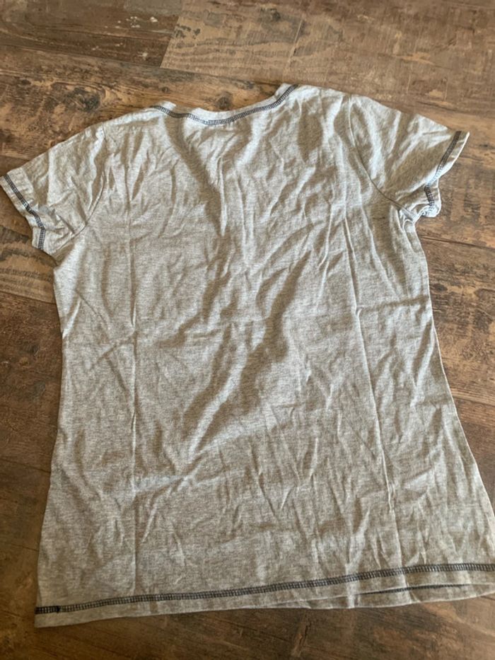 Tee shirt gris coutures apparentes - photo numéro 5