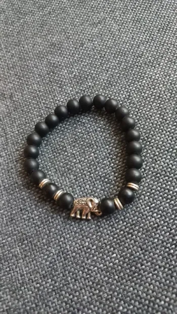 Bracelet fantaisie femme . Noir éléphant