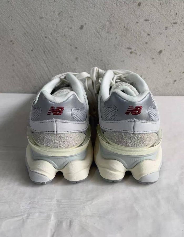 Baskets New Balance 9060 LNY taille 43 - photo numéro 3