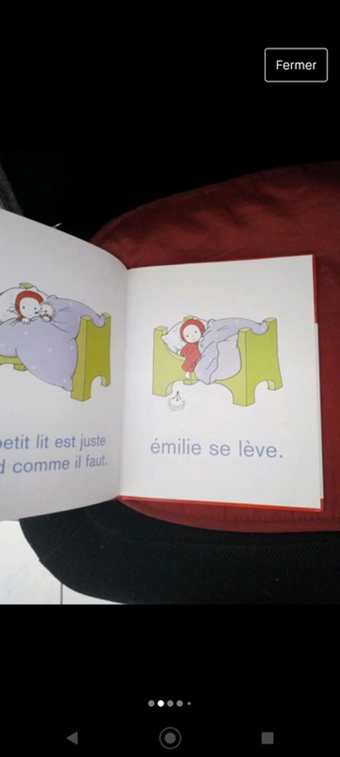 Grand livre Émilie fait pipi au lit - photo numéro 2