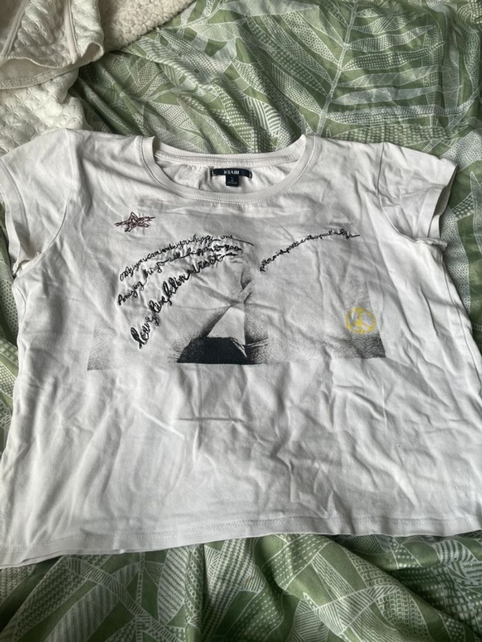 T-shirt court