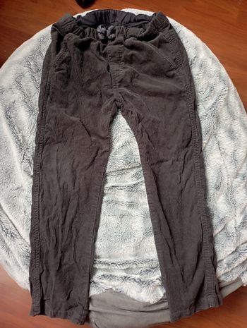 Pantalon gris effet velours Zara kids 5/6 ans 3€