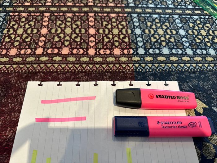 Lot de 2 fluos roses (Stabilo & Staedtler)