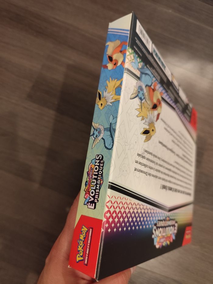 Coffret poster évolutions Prismatiques EV8.5 cartes Pokémon Booster - photo numéro 4