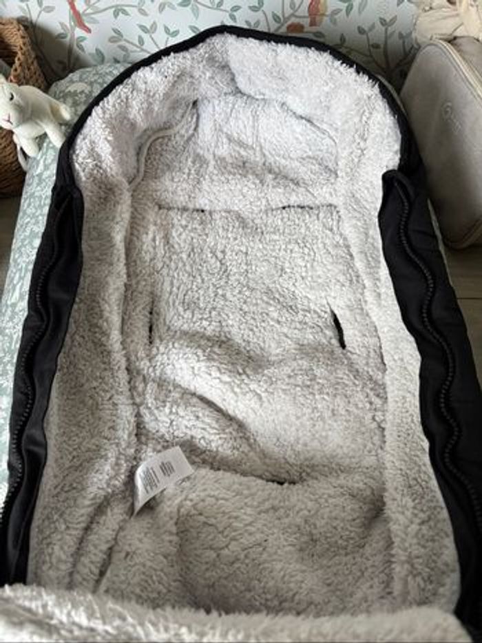 Nid d’ange/ chancelière - photo numéro 3