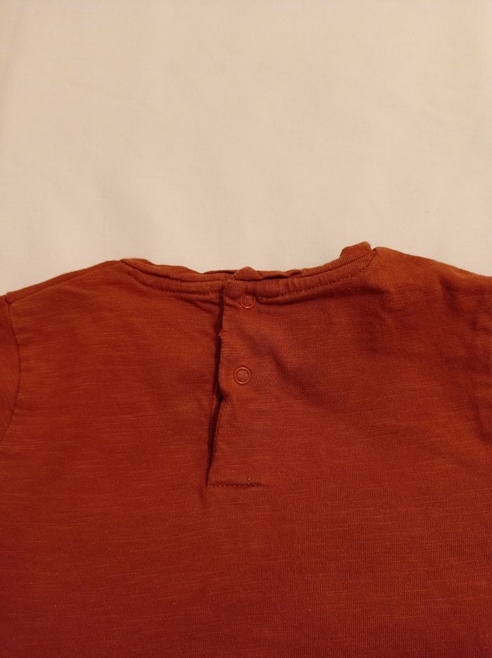 Polo manches longues marque Vertbaudet taille 3 ans 94 cm avec trois pressions dans le dos - photo numéro 3