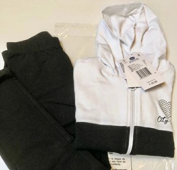 Combishort Chicco (Pantalon + Veste capuche zippée) 8 ans NЕUF (prix Amazo: 66eur)