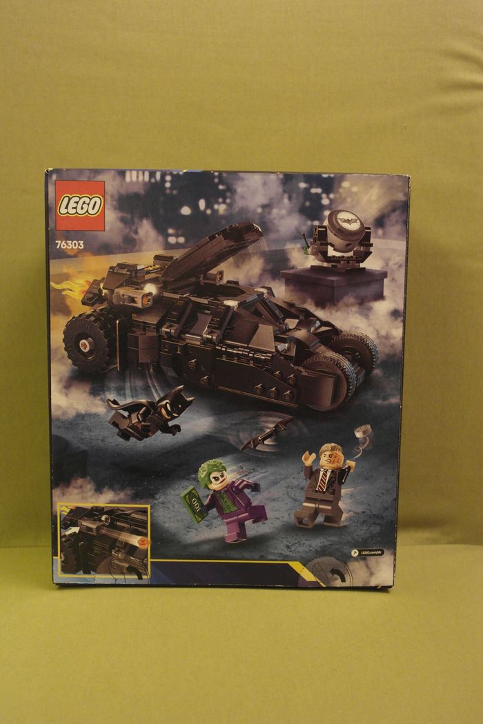 Lego 76303 - batmobile - photo numéro 2
