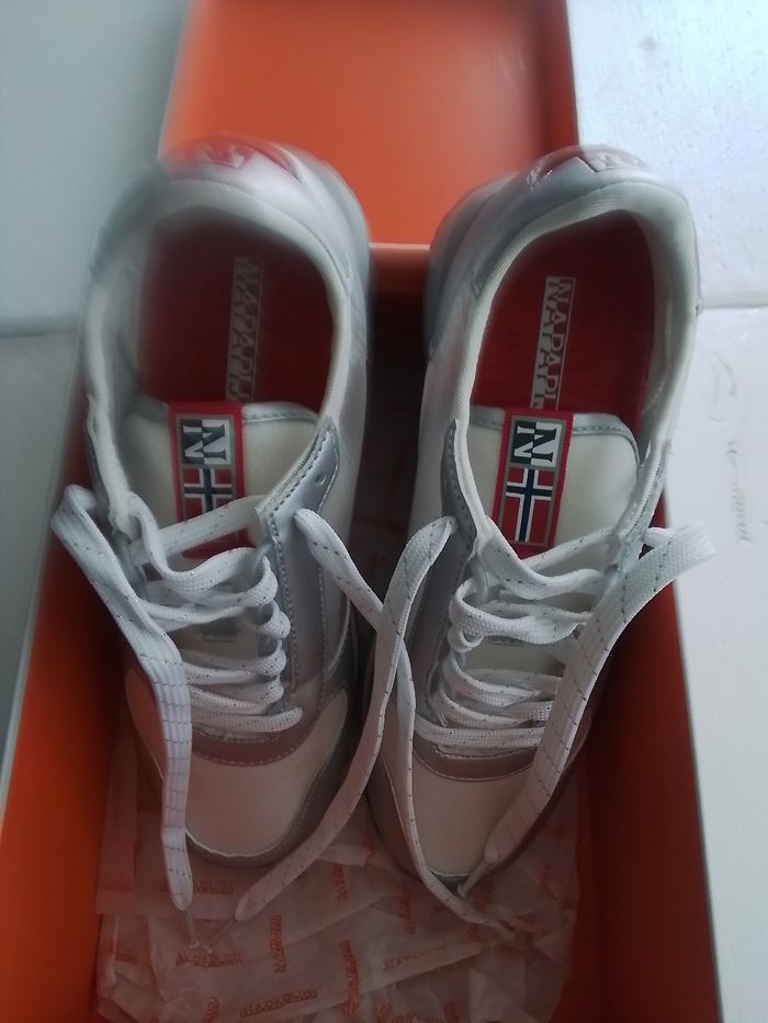 NAPAPIJRI  basket dames.  Neuves. EU 40. - photo numéro 5