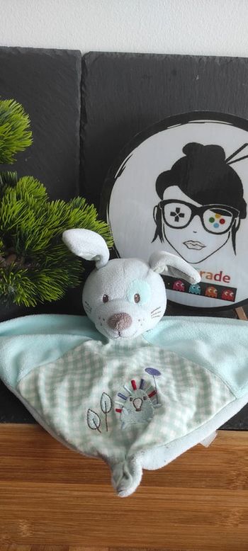 Doudou chien tex baby bleu vichy hérisson carreaux vert cocard Feuille Ballon