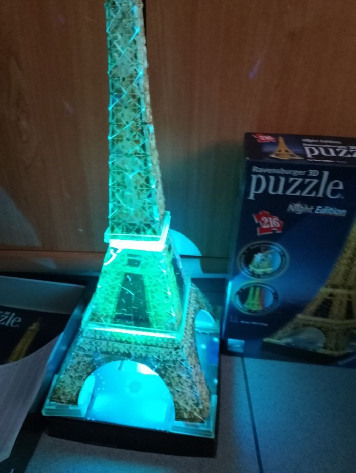 Puzzle 3D lumineux La Tour Eiffel Paris TBE
Ravensburger
Night édition - photo numéro 5