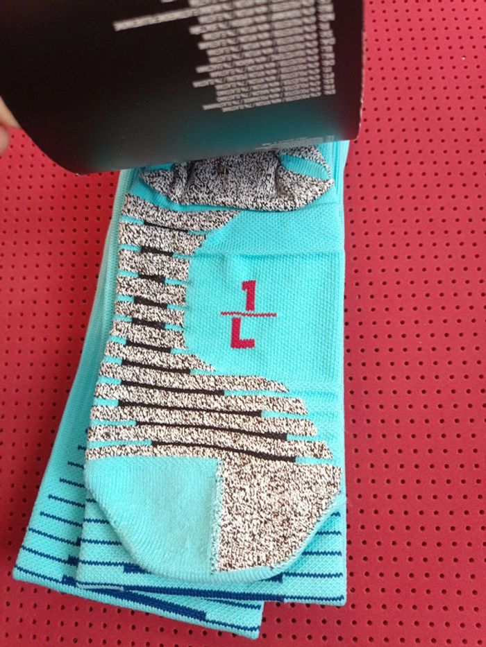 Chaussettes de foot FC Barcelone, Nike Authentique Officiel taille 36/38, Neuf - photo numéro 6