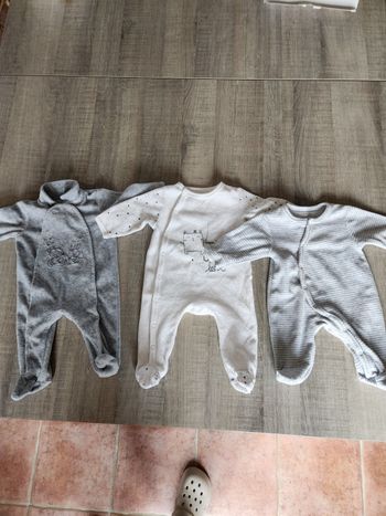Lot pyjamas 1mois