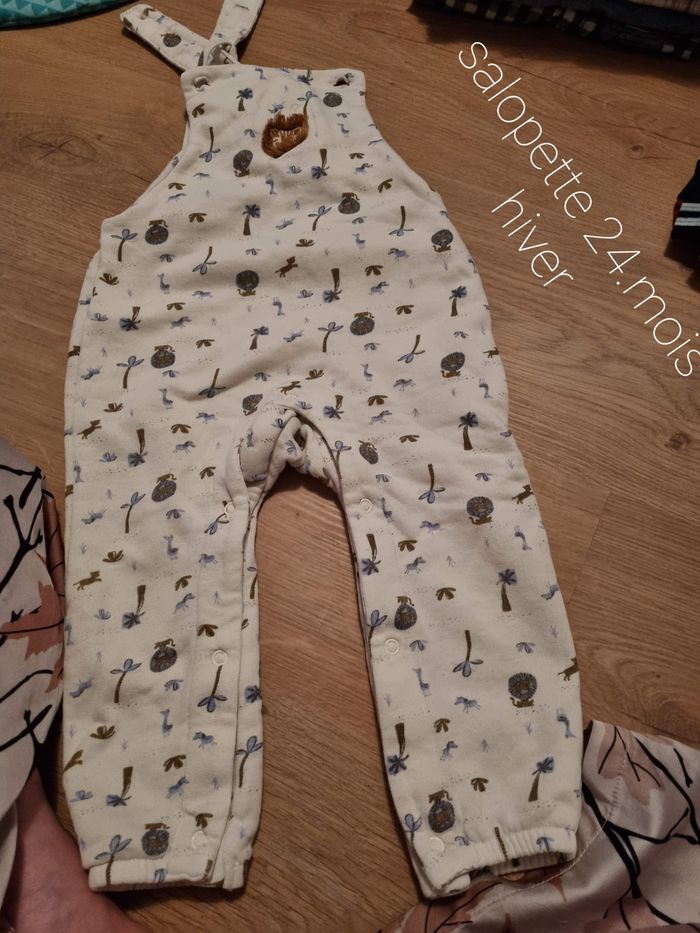 Lot et ensemble (ensemble et combinaison 20euro) et les 2 veste 25 euro - photo numéro 3