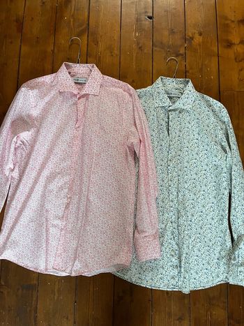 Lot de 2 chemises manches longues  neuf sans étiquette