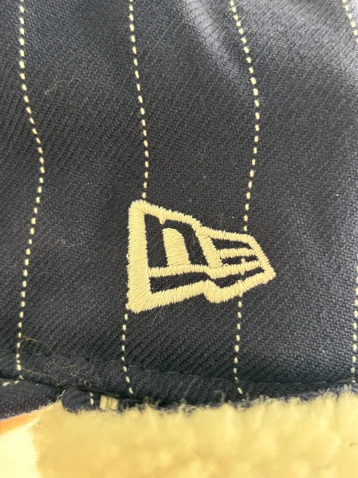 Casquette New Era 59FIFTY vintage "Atlanta Braves" édition hiver avec cache-oreilles - photo numéro 4