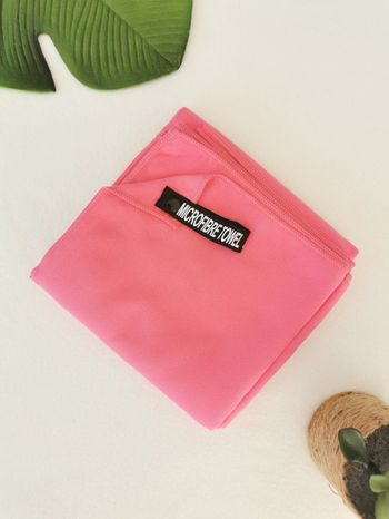 Grande serviette en microfibre rose fuschia