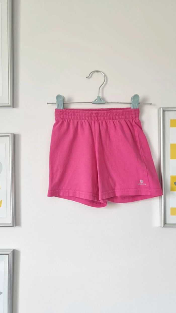 Lot tunique coeur C&A taille 98 et short domyos 98-104 =4ans - photo numéro 5